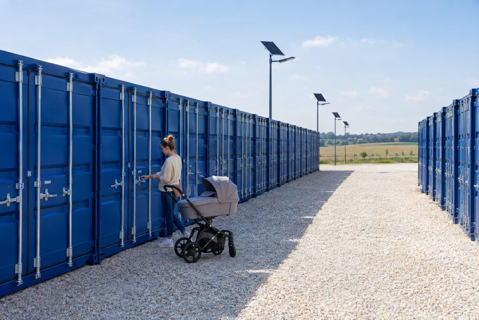 Stocker une poussette trio : propre, sec, accessible