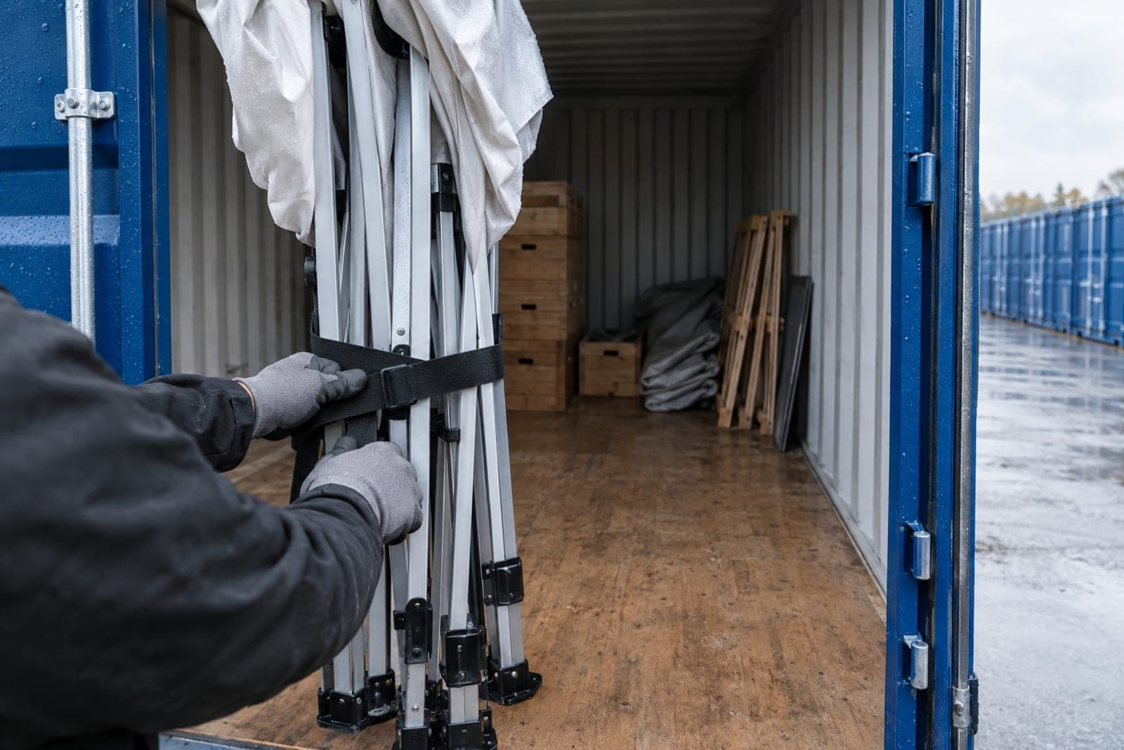 Stocker un stand de marché : sec, sûr, prêt à vendre